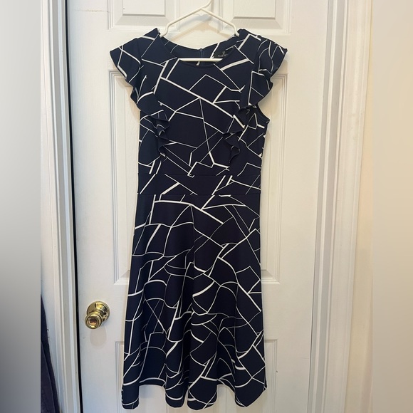 Dresses & Skirts - NEW without tags geometric dress - medium
